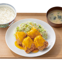 ハニーマスタードから揚げ定食　854円
