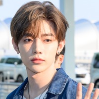 まるで漫画の王子様…ZEROBASEONEジャン・ハオ、色気漂う黒ジャケット姿にファン悶絶【PHOTO】