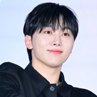 「激メロすぎる」SEVENTEEN・スングァン、“チャラかっこいい”メガネ姿にファン悶絶「破壊力やばい」【PHOTO】 画像