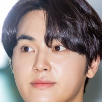 「酒の場で同席したが、性売買はしていない」元AV女優と密会報道→THE BOYZ脱退チュ・ハンニョンが直筆の謝罪文公開