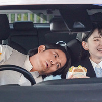 岡田准一と山田杏奈が共演する「朝マック」の新TVCMシリーズ