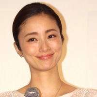 上戸彩【撮影：浜瀬将樹】