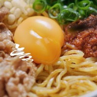 新TVCM『牛玉スタミナまぜそば　渾身の自信作篇』