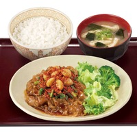トリプルニンニク牛カルビ焼肉定食　(肉並盛・ごはん並盛) 1,120円