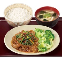 ニンニクの芽牛カルビ焼肉定食　(肉並盛・ごはん並盛) 980円