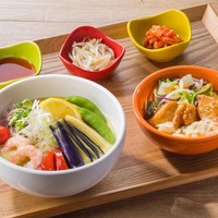 たっぷり野菜のシビ辛麻辣冷麺＆選べる副菜　（税込1,649円）～