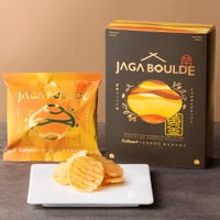 Calbee＋×東京ばな奈 じゃがボルダチップス 黄金コンソメ味4袋入 1,047円／じゃがボルダ
