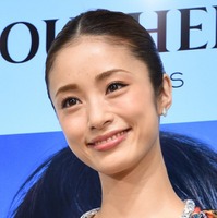 上戸彩（撮影：竹内みちまろ）