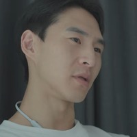 登録者205万人の韓国ユーチューバー、公約通りチャンネル削除し涙　新人として再出発へ