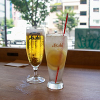 アサヒ生ビール（通称マルエフ）とジンレモンサワー