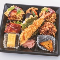 うなぎまぶしご飯と海老天丼食べ比べ弁当　（税込 862 円）
