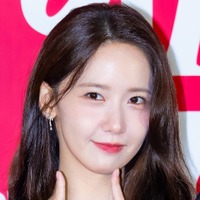 少女時代・ユナ、出演映画で衝撃的な変身を遂げる!?真っ赤な服で“夜中限定”の悪魔演じる 画像