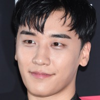 BIGBANGを脱退したV.Iの近況明らかに 女性とのツーショットがSNS上で公開、韓国ソウルに滞在か