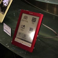 Freescaleブースに展示されたソニーの「eBook Reader Pocket Edition」