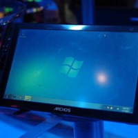 OSにWindows7を採用、Intel Atomプロセッサーを搭載したフランスのARCHOS製タブレットPC