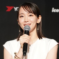 吉岡里帆【写真：竹内みちまろ】