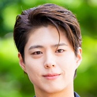 俳優パク・ボゴム、本日（22日）冠番組MC卒業へ…音楽への愛情が溢れた4カ月