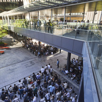 Apple 梅田オープン時の様子
