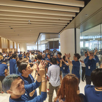 Apple 梅田オープン時の様子