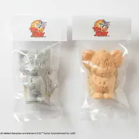 HKDSTOY「トムとジェリー モナカ チョコレート＆チーズ味」4個入（ひつじや謹製）2,160円　TOM AND JERRY and all related characters and elements © & ™ Turner Entertainment Co. (s25)