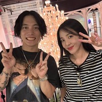 優里、10歳上のレジェンドK-POP女性アイドルと“お友達”に「カムサハムニダ、サンダラヌナ！」【PHOTO】