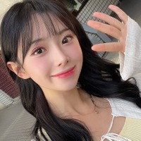 メリハリ抜群の美貌に目が行く…韓国チアガール、おへそ丸見えの大胆衣装SHOT「ハンパない！」【PHOTO】