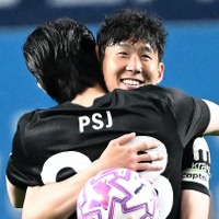 親友パク・ソジュンと熱い抱擁も。ソン・フンミンが母国でトッテナム最終戦、涙に包まれた感動の舞台裏
