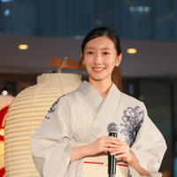 波瑠が浴衣姿で登場！提灯のオブジェに感動