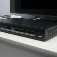 500GバイトのHDD内蔵 IPTV用STB（ひかりTV対応）