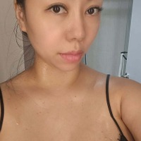 胸元大胆ドレスでタトゥー除去を報告、韓国恋リア出演女性が傷を披露　暴行・偽物出品騒動でも話題