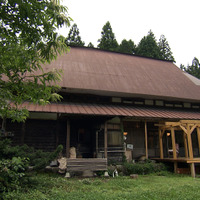 築140年・廃墟のような“茅葺き古民家”をDIYリノベ！広々としたおしゃれ古民家に『住人十色』 画像