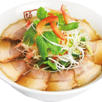 倍焼豚 季節野菜の生姜醤油ラーメン　1,430円(税込) / 大盛 1,590円(税込)