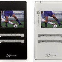 　シーグランドは、AV機器からダイレクトに映像や音楽を録画・録音し、再生できるポータブルメディアプレーヤー「X-Nine」を9月22日に発売する。Web直販価格は49,800円。