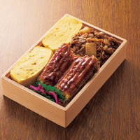 「うな玉・黒毛和牛すき焼き弁当」2,484円(1折)