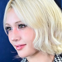 “ほぼ紐”ドレスなどキワドい姿が話題に、肉体自慢のK-POP美女が敢行した極限ダイエット
