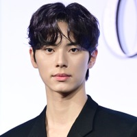 同い年女優との公開恋愛も話題に…俳優イ・チェミン、ビョン・ウソクら所属のVAROエンタと専属契約