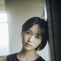 早瀬憩「B.L.T.2025年10月号」（東京ニュース通信社刊）撮影／横山マサト