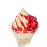 ストロベリー&バニラサンデー　390円