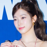 LE SSERAFIM・カズハ、引き締まった“美ウエスト”をチラ見せ！ファンを虜に…「結婚してください」【PHOTO】