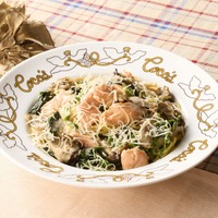 ～トリュフ香る～サーモンときのこのクリームパスタ（税込1,298円）