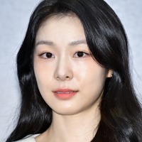 フィギュア女王キム・ヨナ、白肌が一層輝く“氷上の美貌”に釘付け…黒ジャージSHOTに「大好きです」の声【PHOTO】