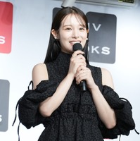 葉月くれあ【撮影：小宮山あきの】