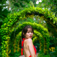 小坂井祐莉絵『1st写真集（仮）』（C）イマジカインフォス