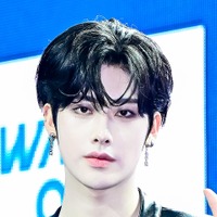 ZB1・リッキー、上半身露わにしてタトゥー公開！色気たっぷりのレアSHOTに「手加減して」【PHOTO】