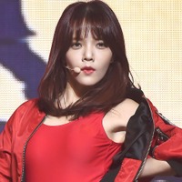 夜道にそんな格好で大丈夫？いじめ問題で脱退した元K-POPアイドル、“ほぼ見せてる”ランニングSHOT【PHOTO】