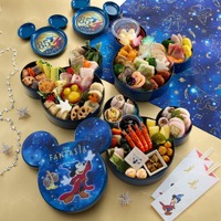 ベルメゾンの「ディズニーデザインおせち」© Disney© Disney.Based on the “Winnie the Pooh” works by A.A. Milne and E.H. Shepard.