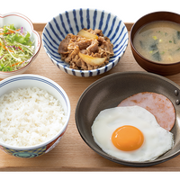 ハムエッグ牛小鉢定食