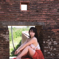 天木じゅん写真集『あまぽち』撮影：LUCKMAN（C）小学館