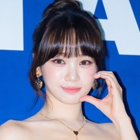 LE SSERAFIM・チェウォン、白キャミ姿で見せた圧巻スタイル！“ほろ酔いSHOT”にファン悶絶【PHOTO】
