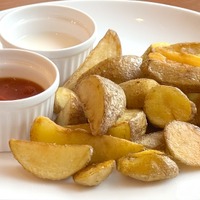 北海道産インカのめざめのポテトフライ　２種のソース（800円）